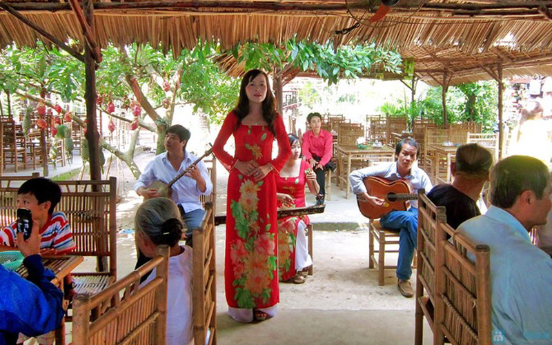 folk music in Tien Giang province.jpg
